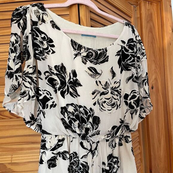 Alice + Olivia Silk Velvet Floral Peplum Blouse - Picture 3 of 10